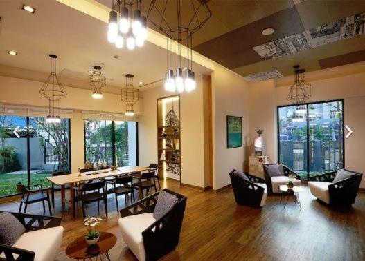 Escent Condominium Chiang Mai Exteriör bild
